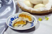 自己做的奶黄包