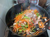 家常菜肉丝蒜薹做法图解7)