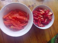 美味的泡菜炒鸭肠做法图解3)