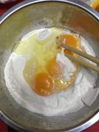 咸甜适中的萨其马做法图解2)