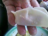 常吃不腻的芹菜猪肉饺子做法图解10)