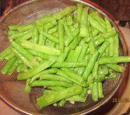 美味的干炒豆角做法图解3)