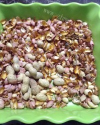 回味无穷的黑芝麻花生牛扎糖做法图解1)