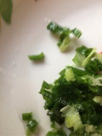 诱人的凉拌皮蛋做法图解4)