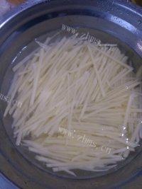营养肉炒土豆丝做法图解1)