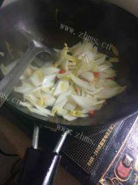 美味的酸辣白菜做法图解3)