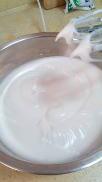 特色可可焦糖戚风卷做法图解2)