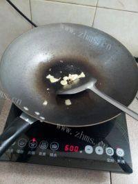家庭版香菇豆腐汤做法图解2)