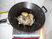 美味的砂锅香辣蟹做法图解7)