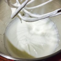美味的纸杯抹茶冰淇淋做法图解6)
