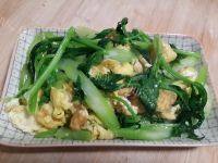 家常菜芹菜炒鸡蛋