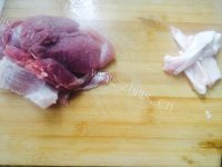 鲜美可口的韭菜炒肉丝做法图解1)