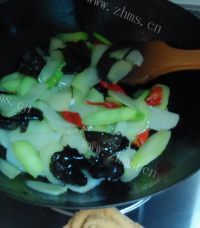 美味的芥蓝炒山药做法图解5)