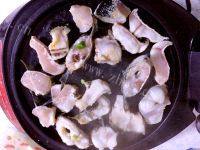 黑鱼炖豆腐做法图解4)