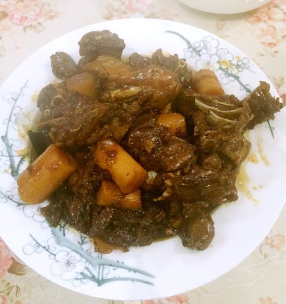 清脆爽口的红烧鸭肉