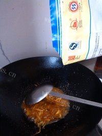 美味的糖醋大虾做法图解9)