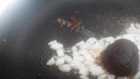 美味的沙茶酱鱼做法图解5)