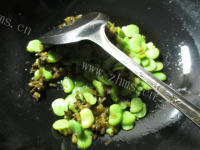好吃的雪菜虾仁蚕豆羹做法图解4)