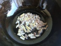 美味的土豆豆角焖面做法图解4)