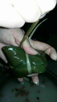 美味的包粽子做法图解14)