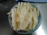 热腾腾的炸薯条做法图解2)