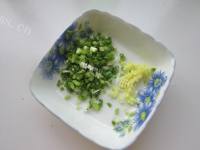 美味的咸蛋蒸肉饼做法图解3)
