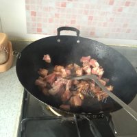 家常菜香菇烧肉做法图解6)