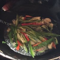 家常菜青椒炒土豆丝做法图解6)