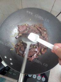家常菜炒鸭血做法图解4)