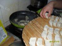 自己做的猪肉胡萝卜水饺做法图解17)