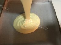 草莓蛋糕卷做法图解6)