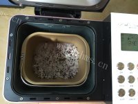 好吃的红枣核桃紫米年糕做法图解2)