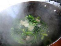 清淡的菠菜肉丸汤