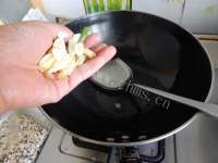 色味俱佳的蒜苗炒五花肉做法图解8)
