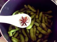 下酒菜盐水毛豆做法图解3)