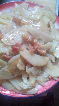 家常菜腊肉炒土豆