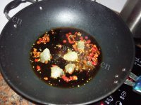 美味的麻辣酱汁鸡脚做法图解4)