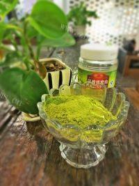 自制抹茶牛奶做法图解4)