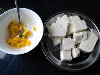 美味的蟹黄豆腐做法图解2)
