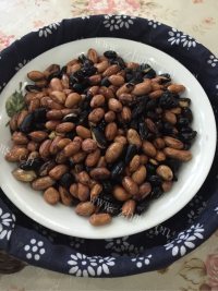 色香味浓的炒花生米做法图解3)