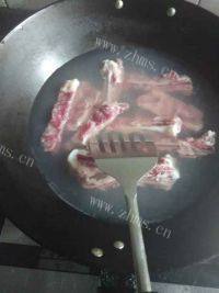 美味的番茄排骨汤做法图解1)