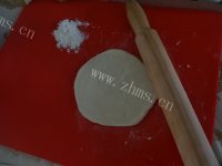 美味的电饼铛馅饼做法图解6)