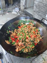 鲜美可口的河虾炒韭菜做法图解5)