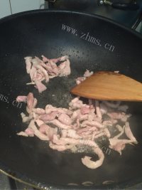 美味的茭白肉丝做法图解4)