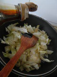 家常菜白菜豆腐炖粉条做法图解8)