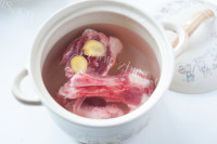 美味火腿莲藕汤做法图解1)