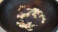 好吃的素香青椒炒花蛤做法图解3)
