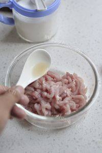 #美味时刻#鱼香肉丝做法图解3)