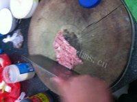 营养丰富的青菜肉丸汤做法图解1)