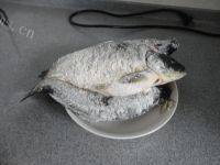 常吃不腻的红烧鲤鱼做法图解2)